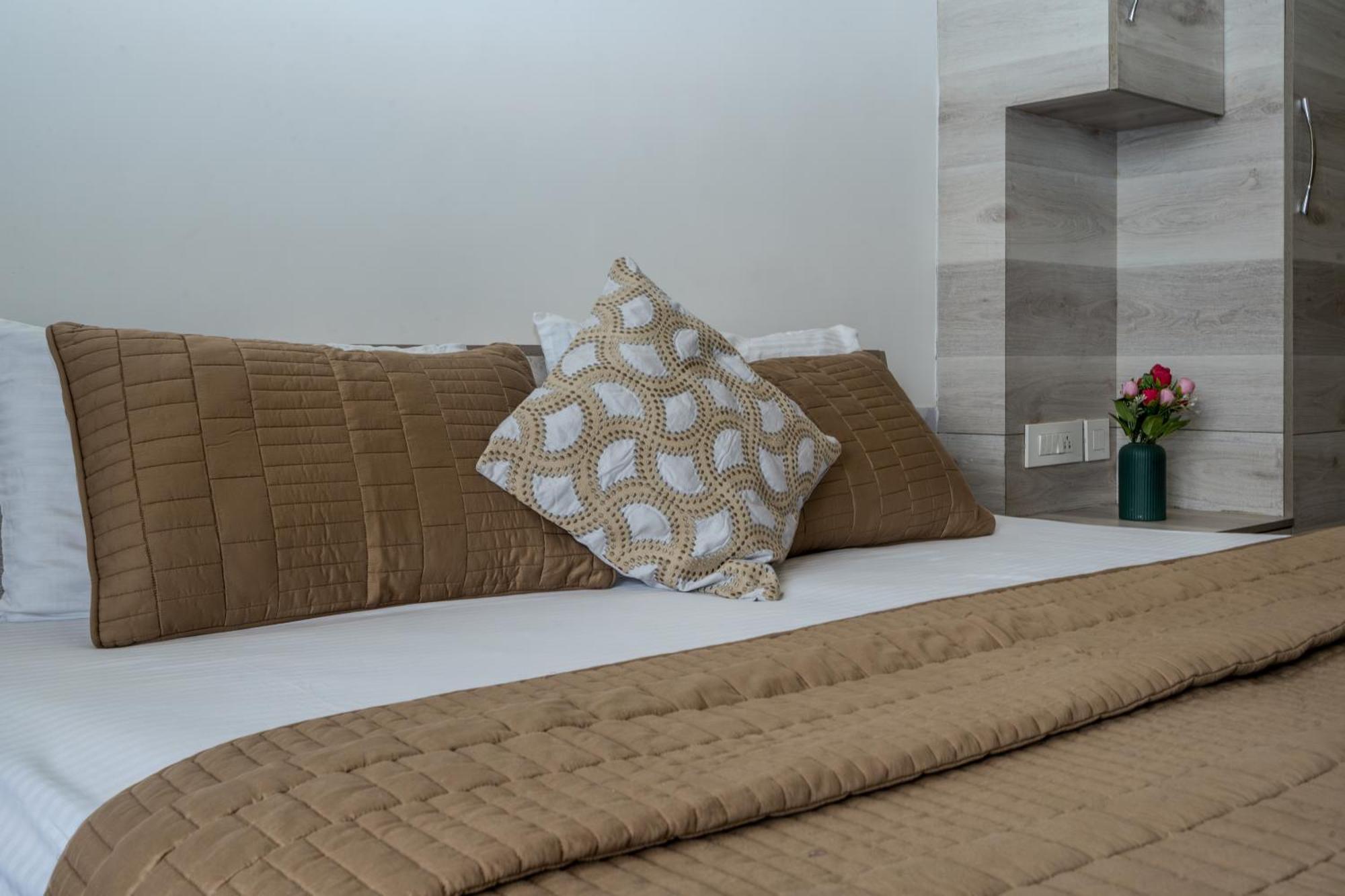 Stay Studio Hotel & Residences Gurgaon Dış mekan fotoğraf