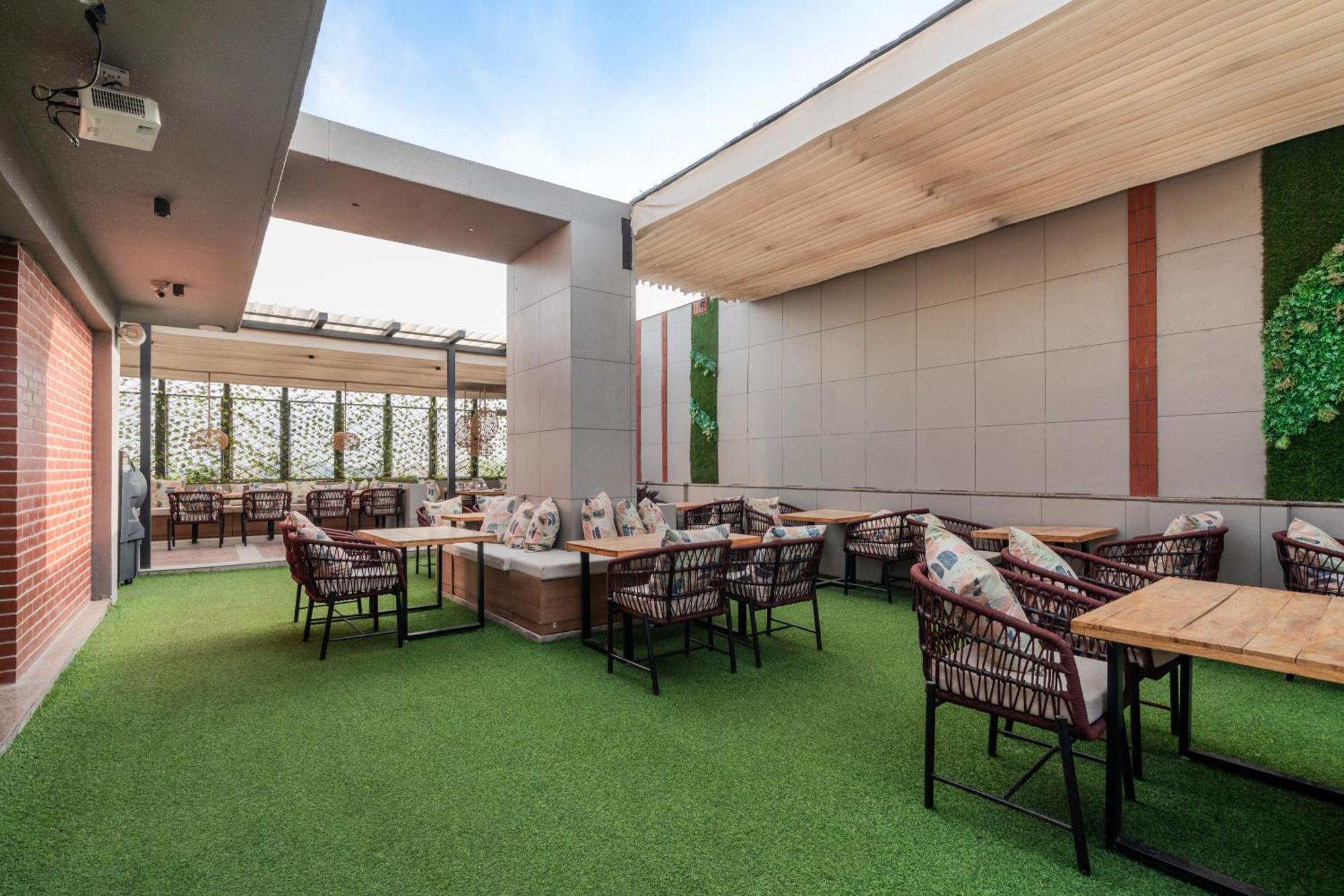 Stay Studio Hotel & Residences Gurgaon Dış mekan fotoğraf